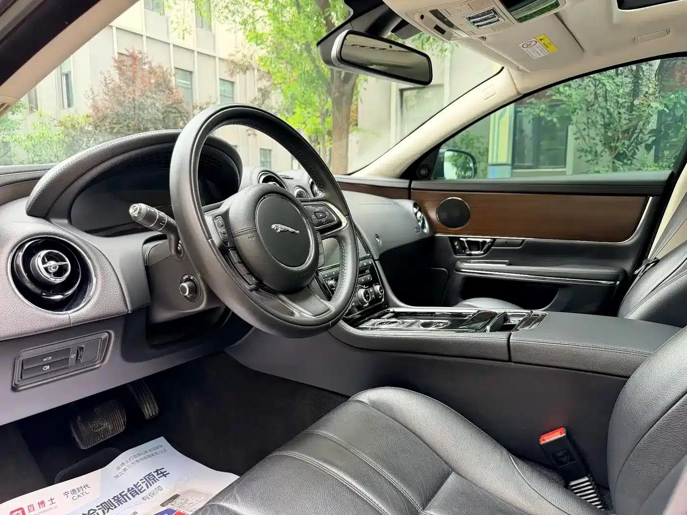 Jaguar XJ 2016 XJL 2.0T 2WD Elegant Business Edition — миниатюра 5