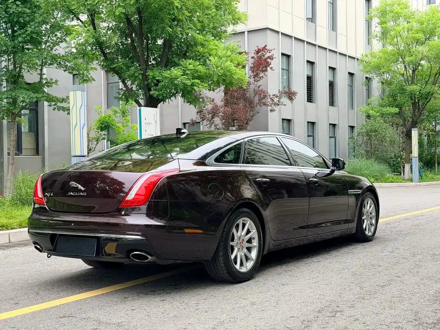 Jaguar XJ 2016 XJL 2.0T 2WD Elegant Business Edition — миниатюра 7