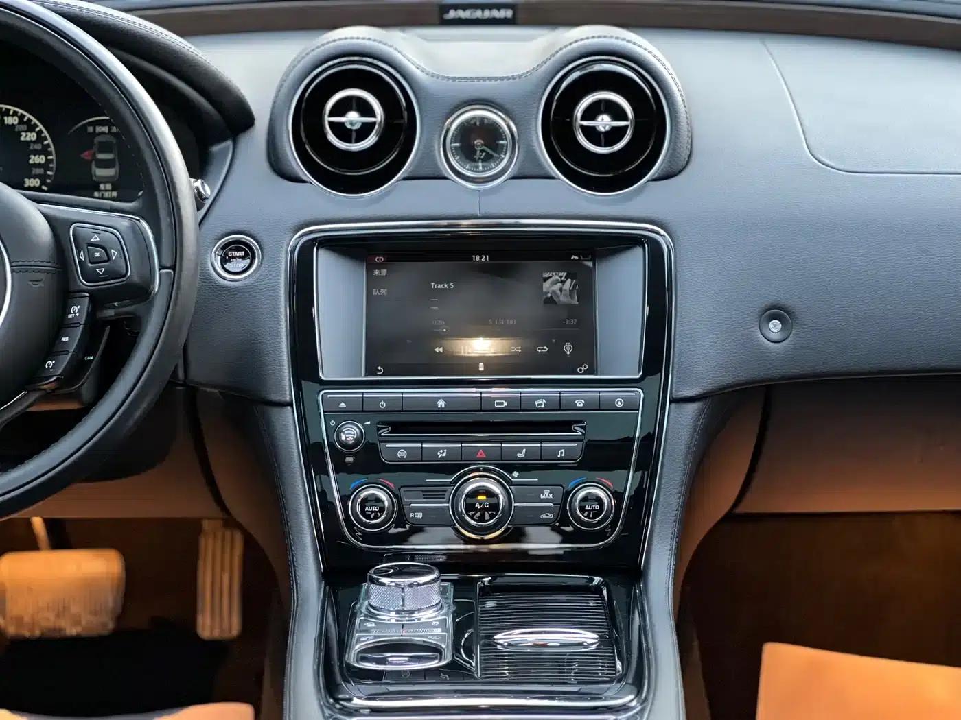 Jaguar XJ 2016 XJL 3.0 SC 2WD Elegant Business Edition — миниатюра 18