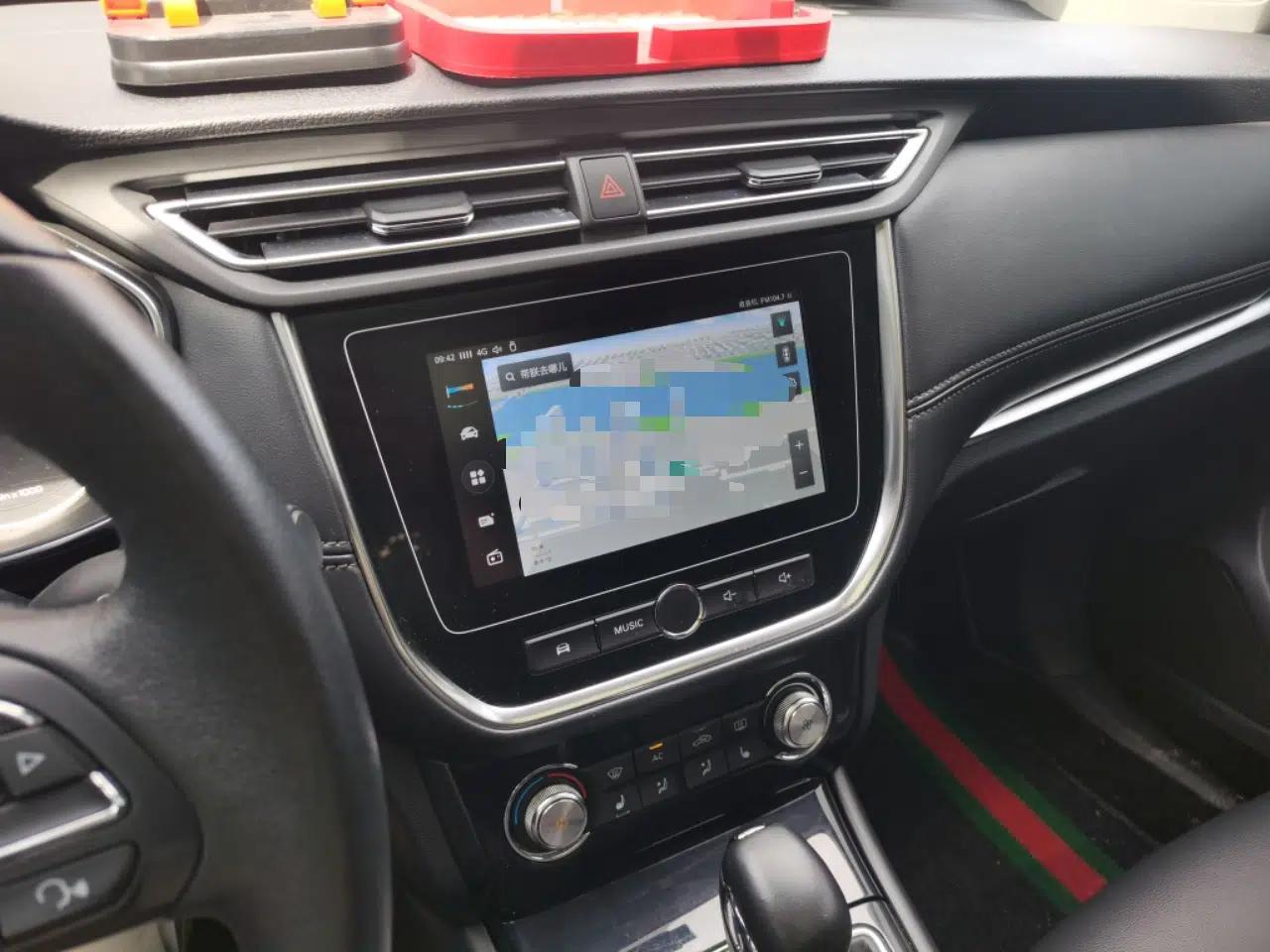 Roewe RX3 2018 1.6L CVT Internet Smart Edition — миниатюра 13
