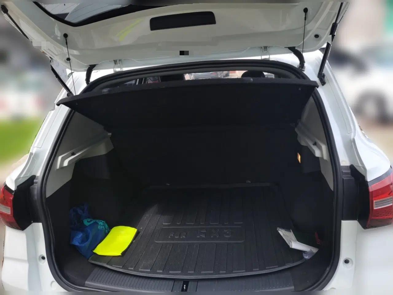 Roewe RX3 2018 1.6L CVT Internet Smart Edition — миниатюра 19