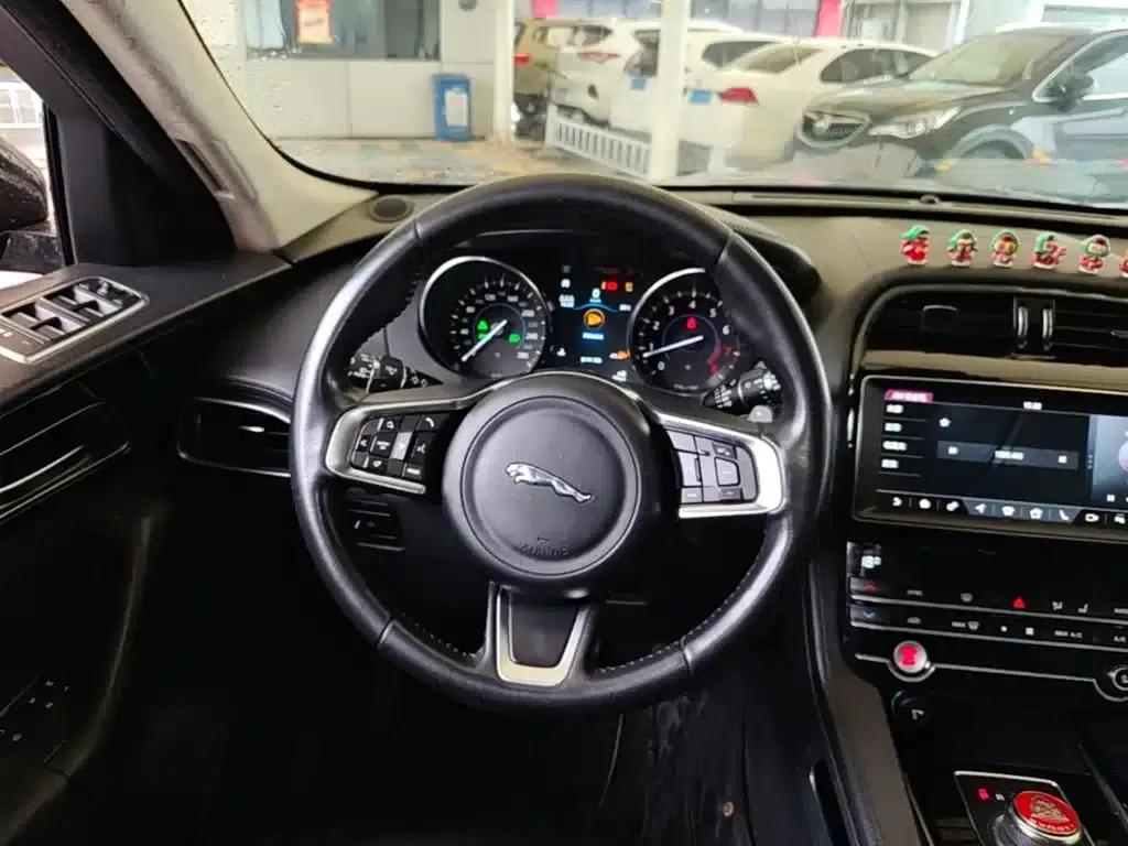 Jaguar F-PACE 2020 2.0T Urban Luxury Edition — миниатюра 11