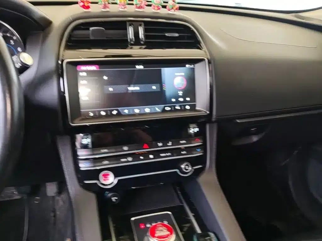 Jaguar F-PACE 2020 2.0T Urban Luxury Edition — миниатюра 13