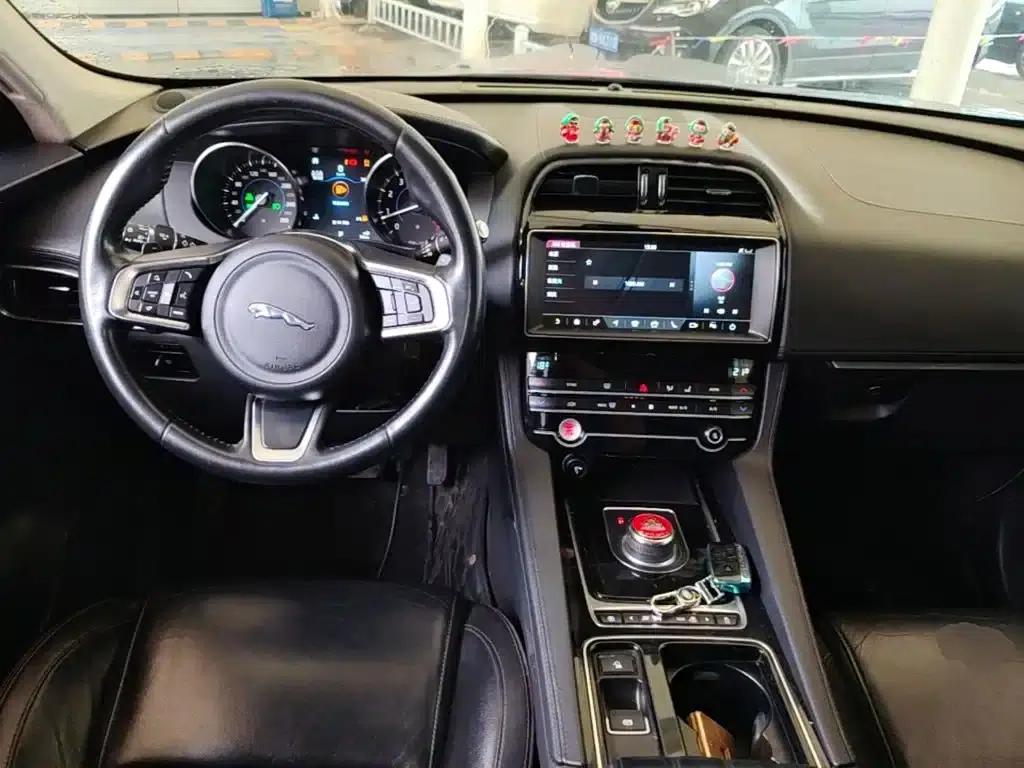 Jaguar F-PACE 2020 2.0T Urban Luxury Edition — миниатюра 10