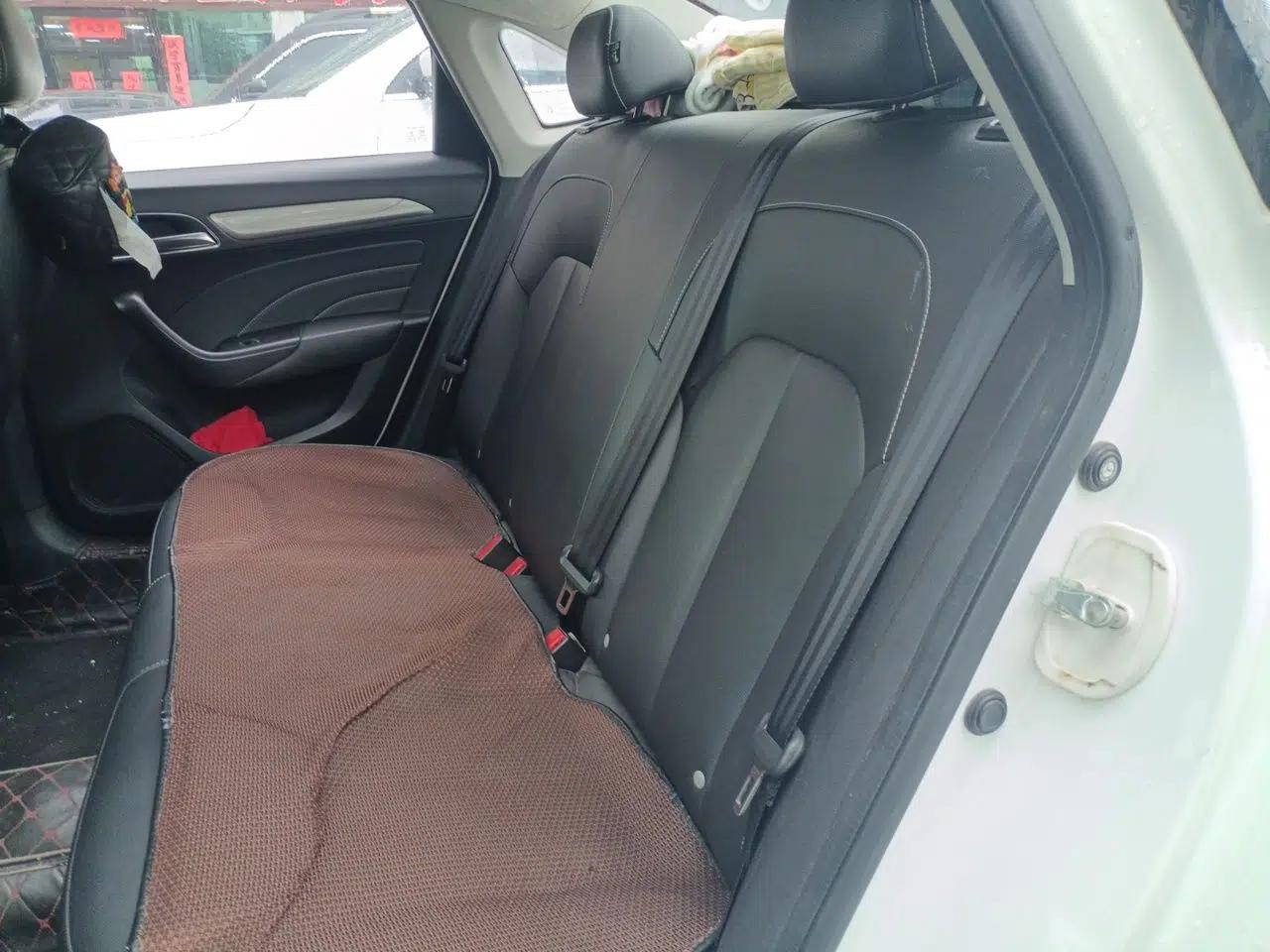 Roewe i6 New Energy 2019 PLUS 50T Internet Glory Flagship Edition — миниатюра 17