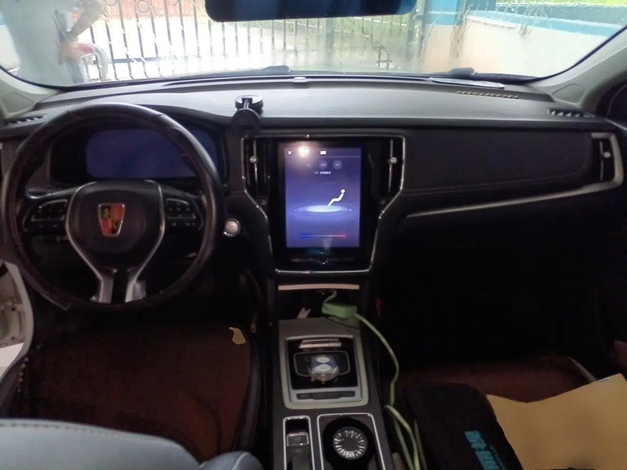 Roewe i6 New Energy 2019 PLUS 50T Internet Glory Flagship Edition — миниатюра 9