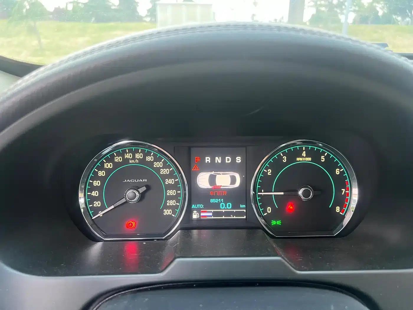 2014 Jaguar XF 2.0T Elegance Edition — миниатюра 5