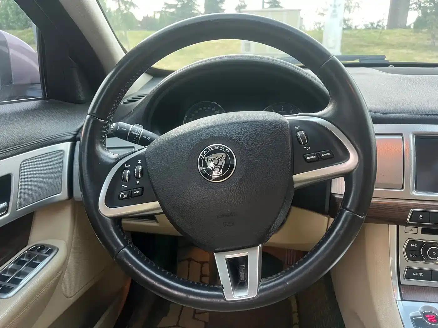 2014 Jaguar XF 2.0T Elegance Edition — миниатюра 6