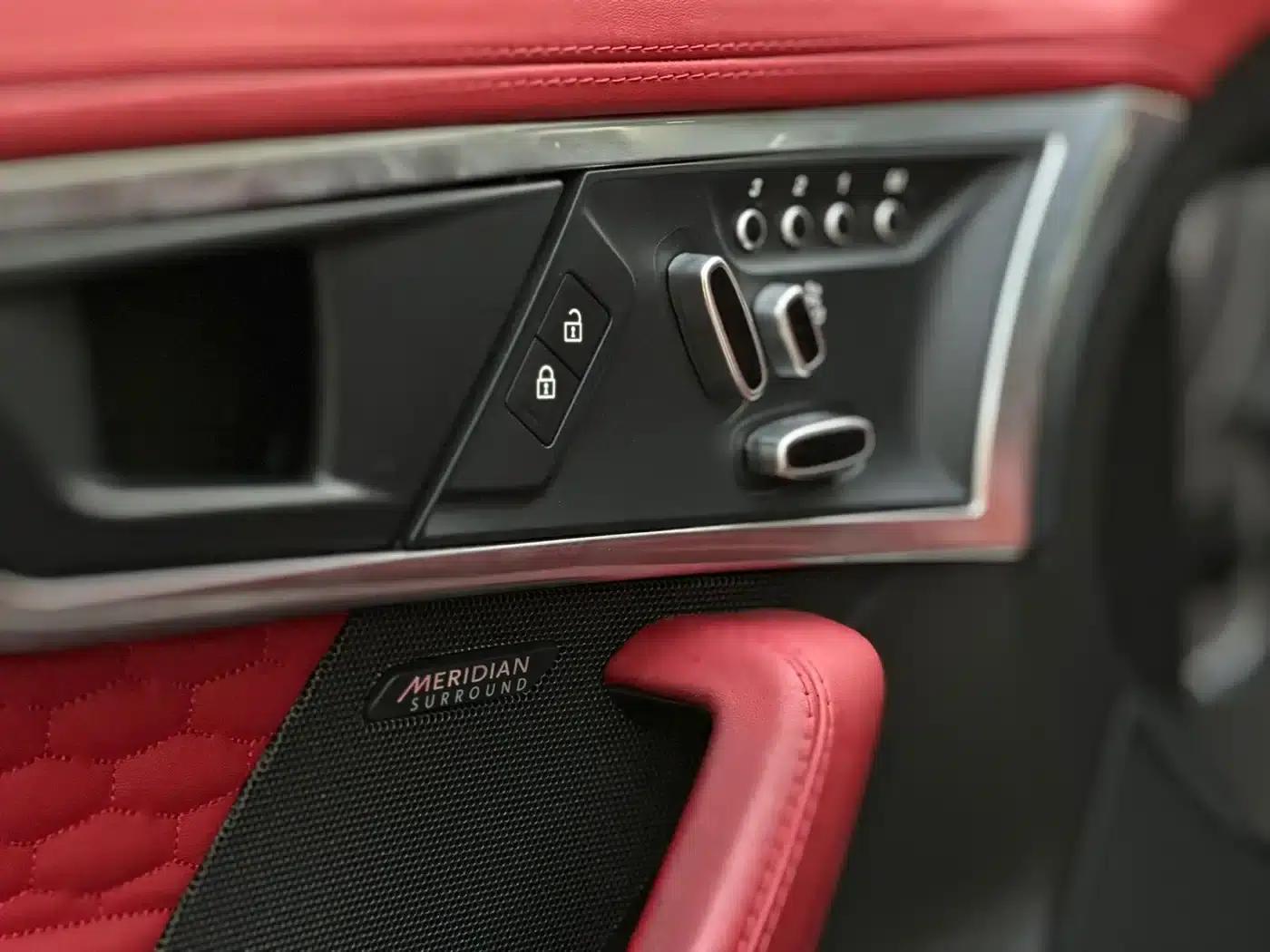 2022 Jaguar F-TYPE P300 Coupe R-DYNAMIC BLACK — миниатюра 13