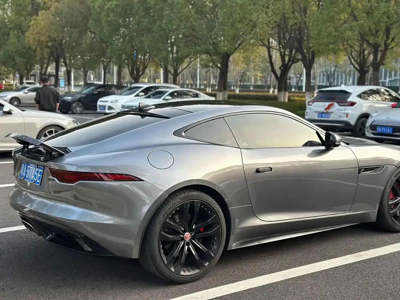 2022 Jaguar F-TYPE P300 Coupe R-DYNAMIC BLACK — миниатюра 7