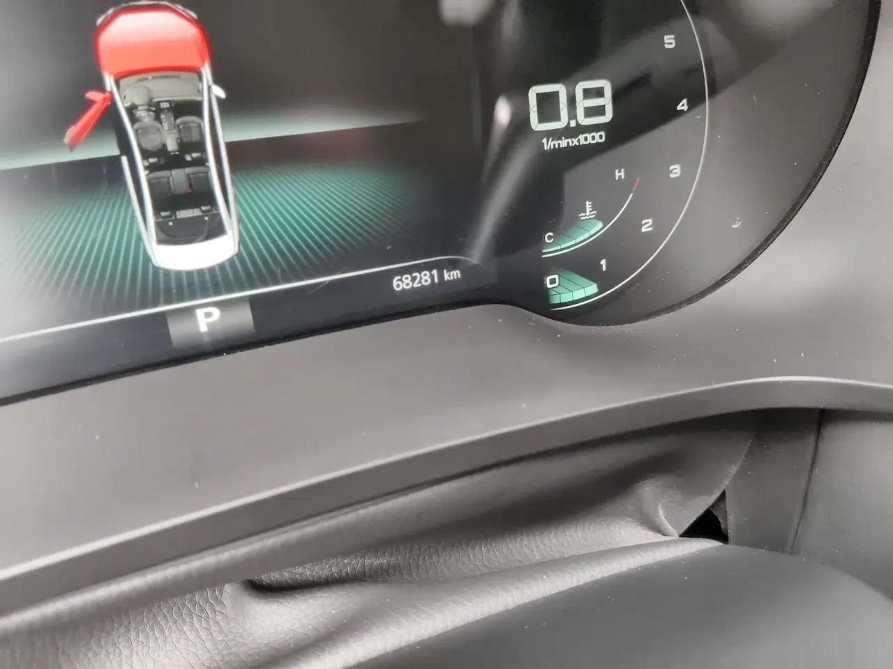 Roewe i6 MAX 2020 300TGI Automatic Supreme Edition with Cool Sunroof and Advanced Driving Features — миниатюра 12