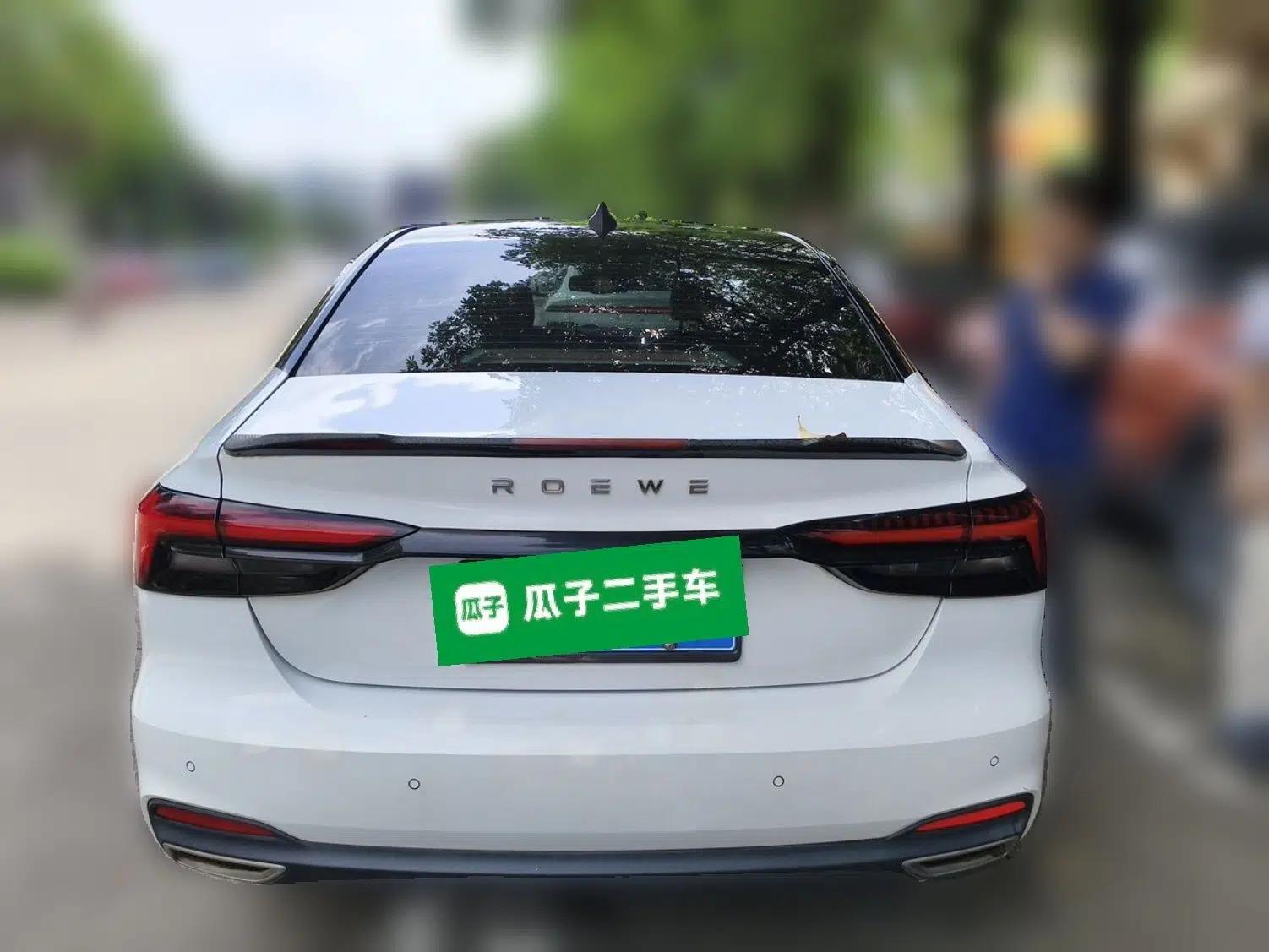 Roewe i6 MAX 2020 300TGI Automatic Supreme Edition with Cool Sunroof and Advanced Driving Features — миниатюра 5