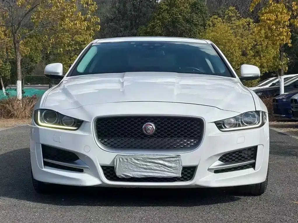 Jaguar XE 2015 2.0T 200PS R-Sport — миниатюра 2