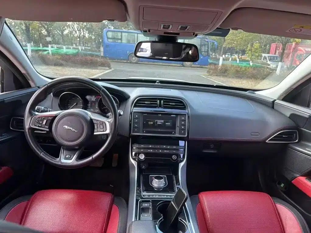 Jaguar XE 2015 2.0T 200PS R-Sport — миниатюра 6