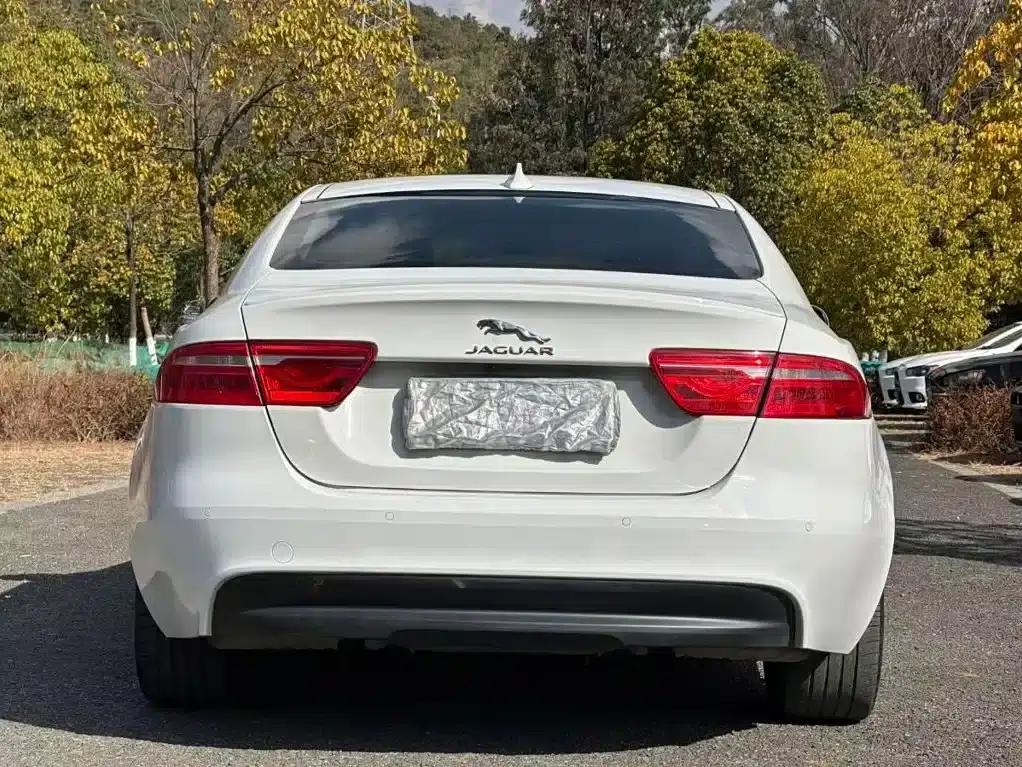 Jaguar XE 2015 2.0T 200PS R-Sport — миниатюра 8