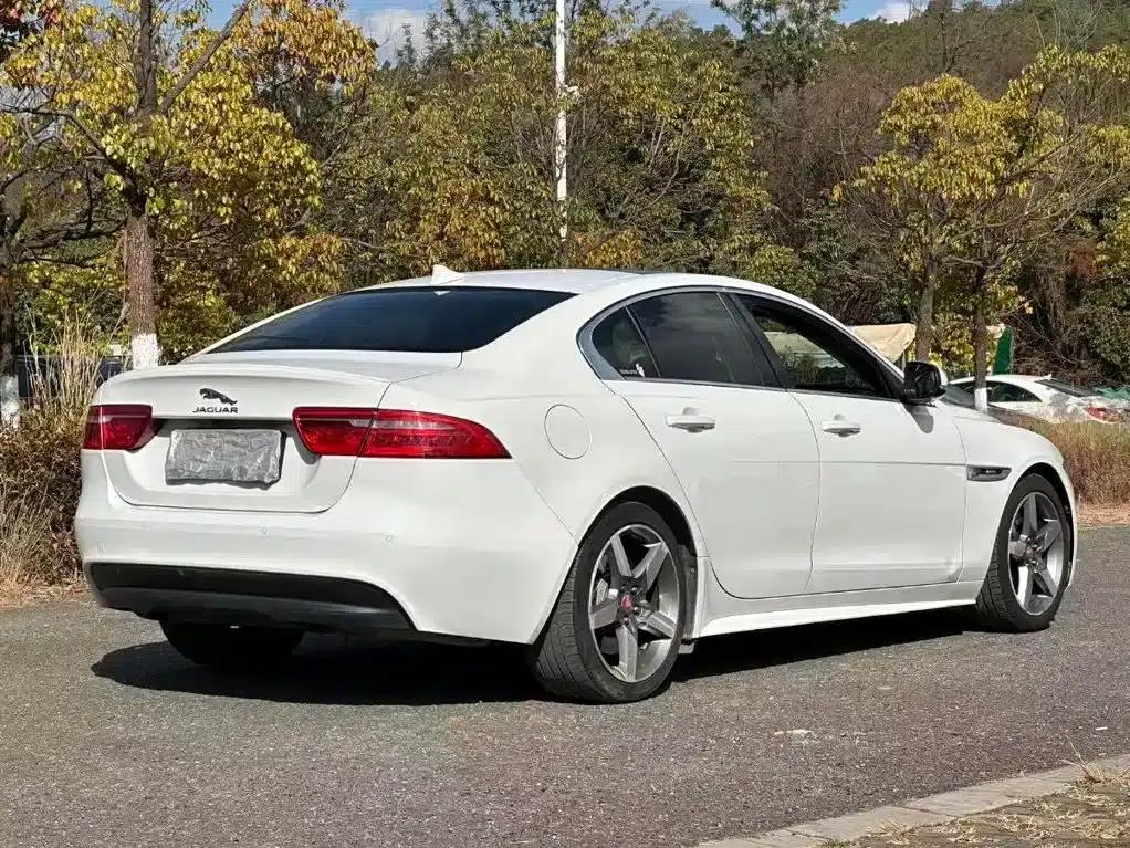 Jaguar XE 2015 2.0T 200PS R-Sport — миниатюра 9