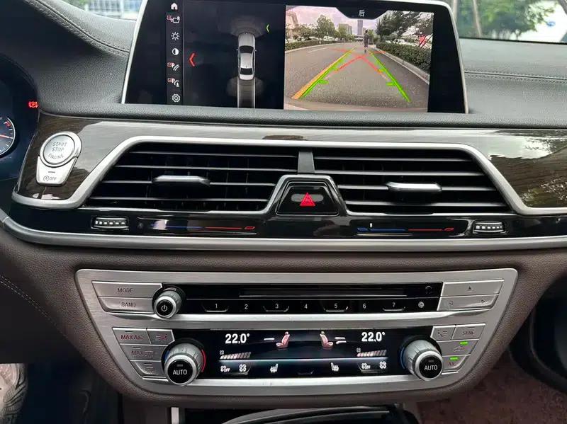 2017 BMW 7 Series 730Li Leading Edition — миниатюра 14
