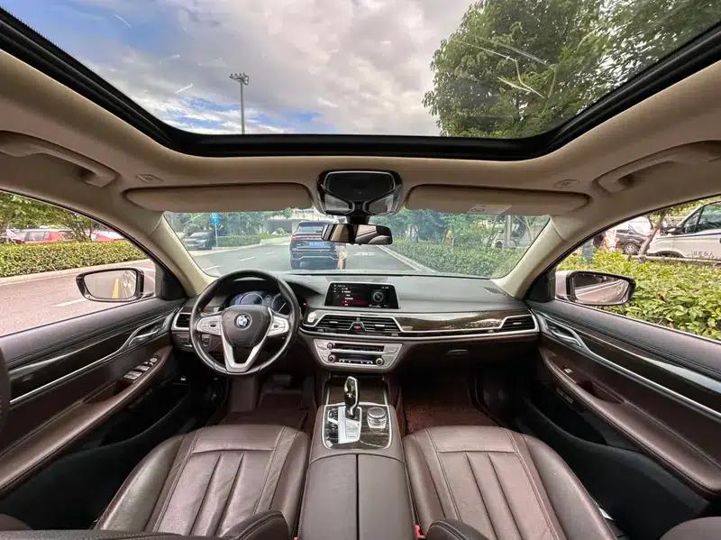 2017 BMW 7 Series 730Li Leading Edition — миниатюра 21
