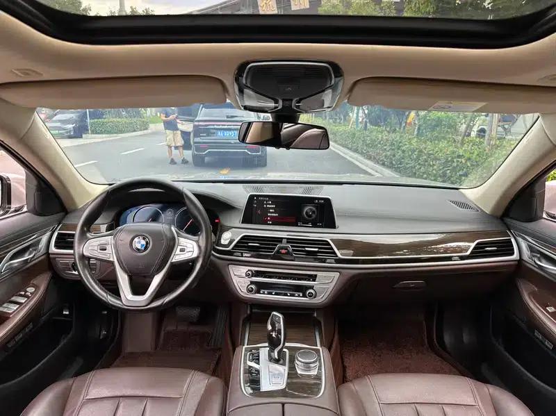 2017 BMW 7 Series 730Li Leading Edition — миниатюра 22