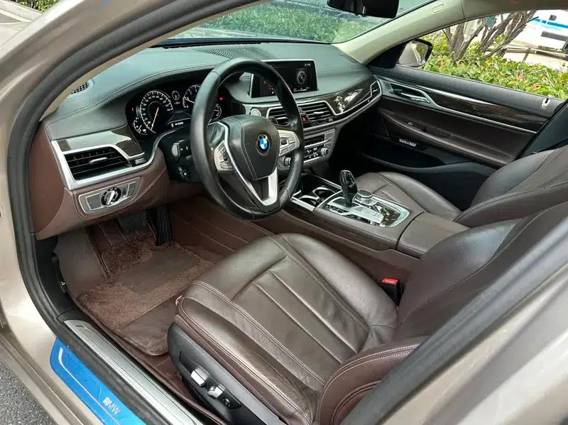 2017 BMW 7 Series 730Li Leading Edition — миниатюра 23
