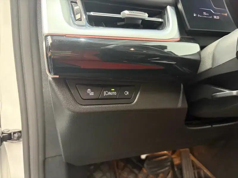 2023 BMW X1 sDrive20Li X Design Package — миниатюра 15
