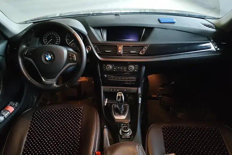 BMW X1 2015 sDrive18i Leading Upgrade Edition — миниатюра 13