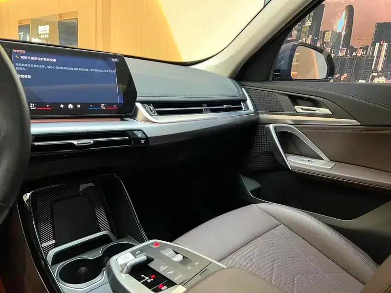 BMW X1 2023 sDrive25Li M Sport Package — миниатюра 9
