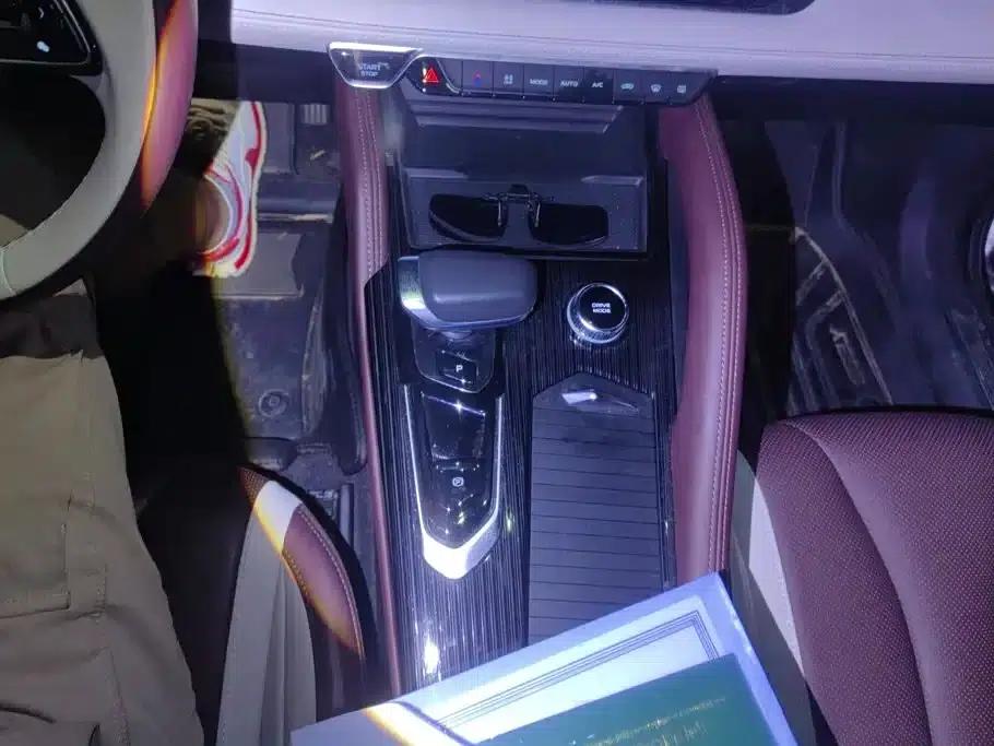 Geely Xingyue L 2021 2.0TD High-Power Automatic Four-Wheel Drive Flagship Edition — миниатюра 16