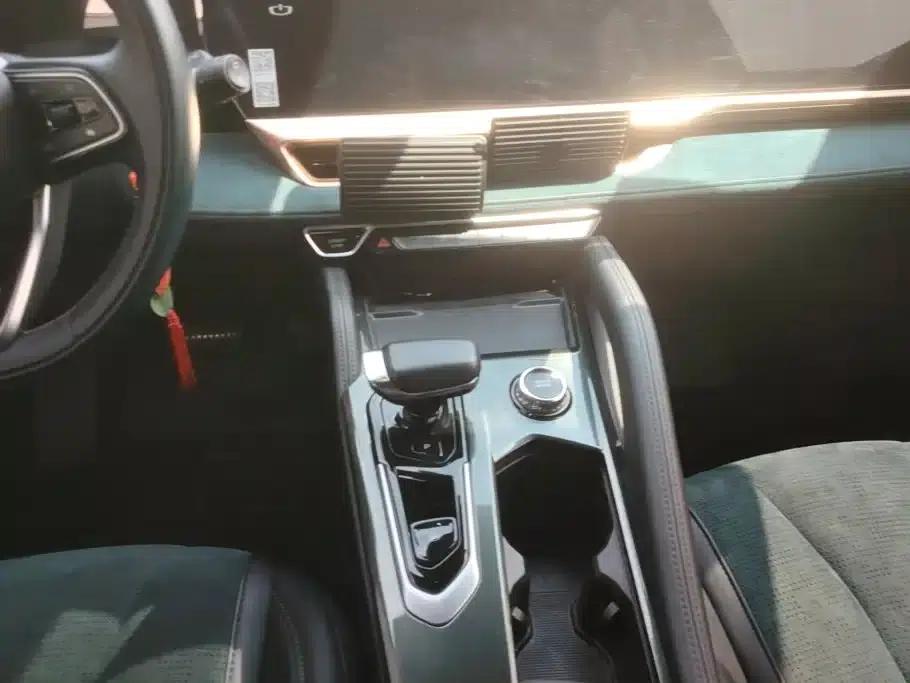 Geely Xingyue L 2021 2.0TD High-Power Automatic Four-Wheel Drive Flagship Edition — миниатюра 16
