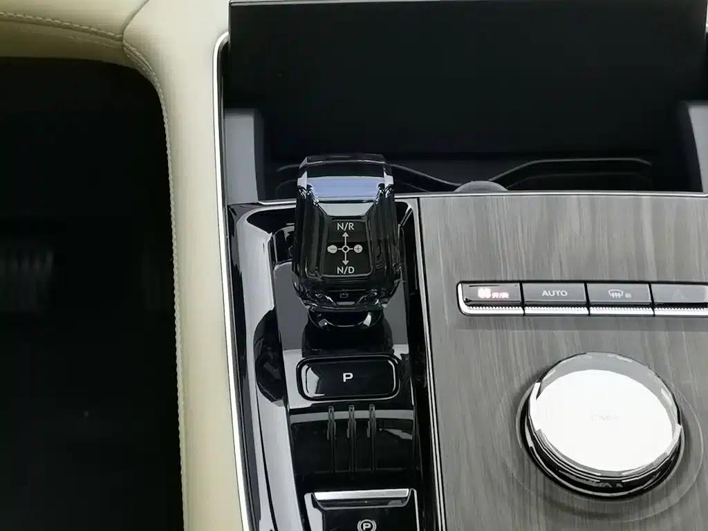 Geely Xingyue L 2025 Oriental Radiance 2.0TD Automatic 4WD Moon Gazing Edition — миниатюра 13