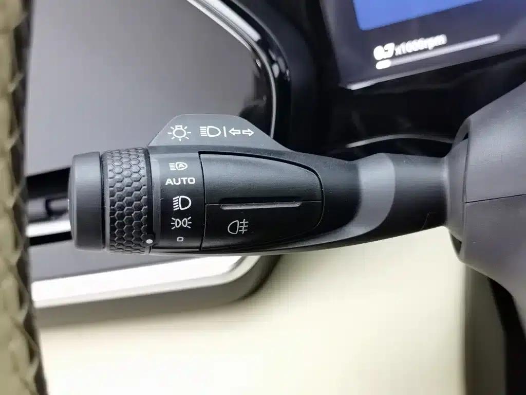 Geely Xingyue L 2025 Oriental Radiance 2.0TD Automatic 4WD Moon Gazing Edition — миниатюра 21