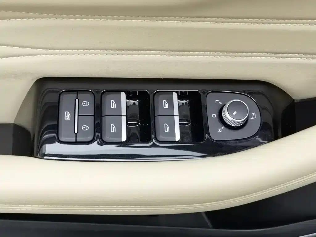 Geely Xingyue L 2025 Oriental Radiance 2.0TD Automatic 4WD Moon Gazing Edition — миниатюра 9