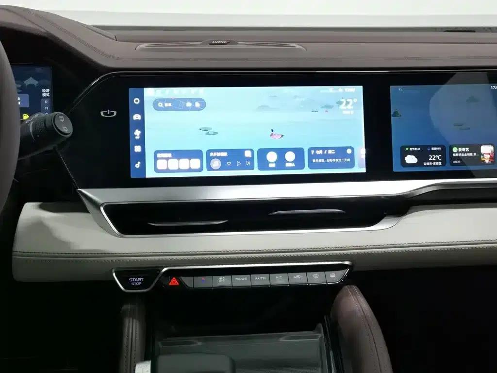 Geely Xingyue L 2021 2.0TD High-Power Automatic Four-Wheel Drive Flagship Edition — миниатюра 12
