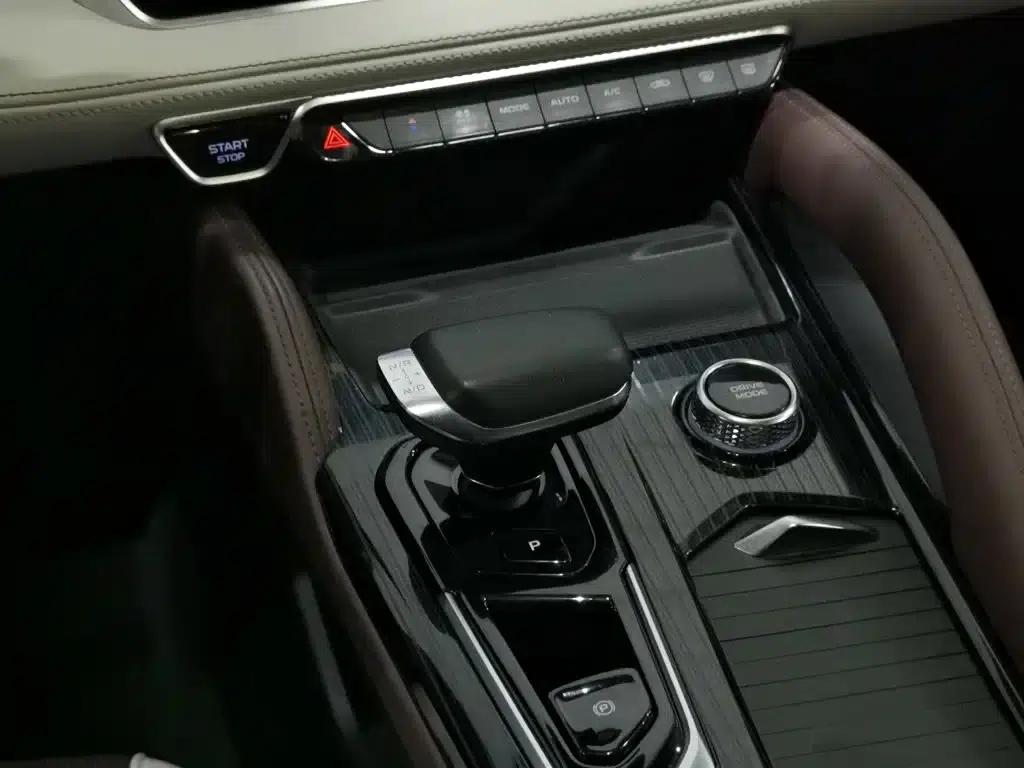 Geely Xingyue L 2021 2.0TD High-Power Automatic Four-Wheel Drive Flagship Edition — миниатюра 13