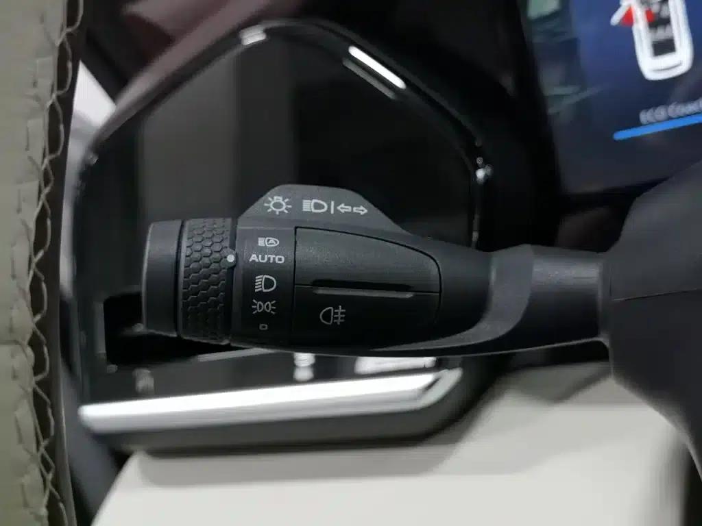 Geely Xingyue L 2021 2.0TD High-Power Automatic Four-Wheel Drive Flagship Edition — миниатюра 21