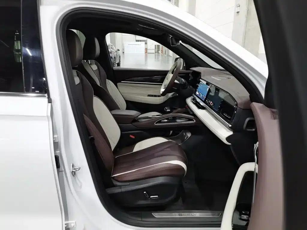 Geely Xingyue L 2021 2.0TD High-Power Automatic Four-Wheel Drive Flagship Edition — миниатюра 23