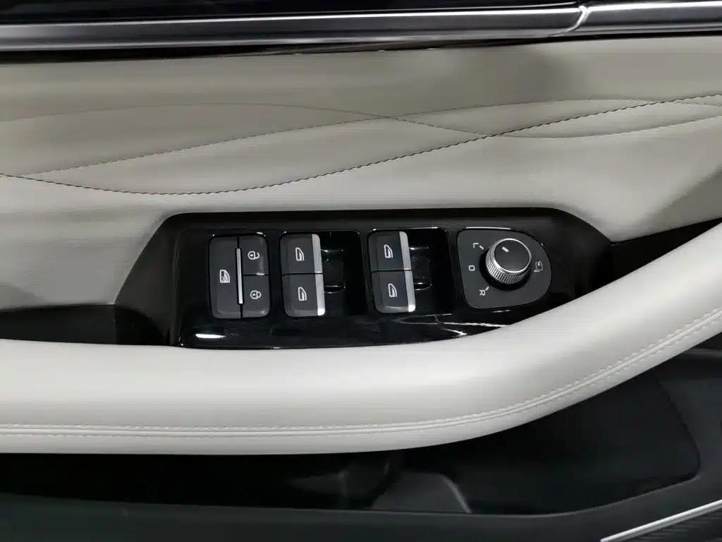 Geely Xingyue L 2021 2.0TD High-Power Automatic Four-Wheel Drive Flagship Edition — миниатюра 9