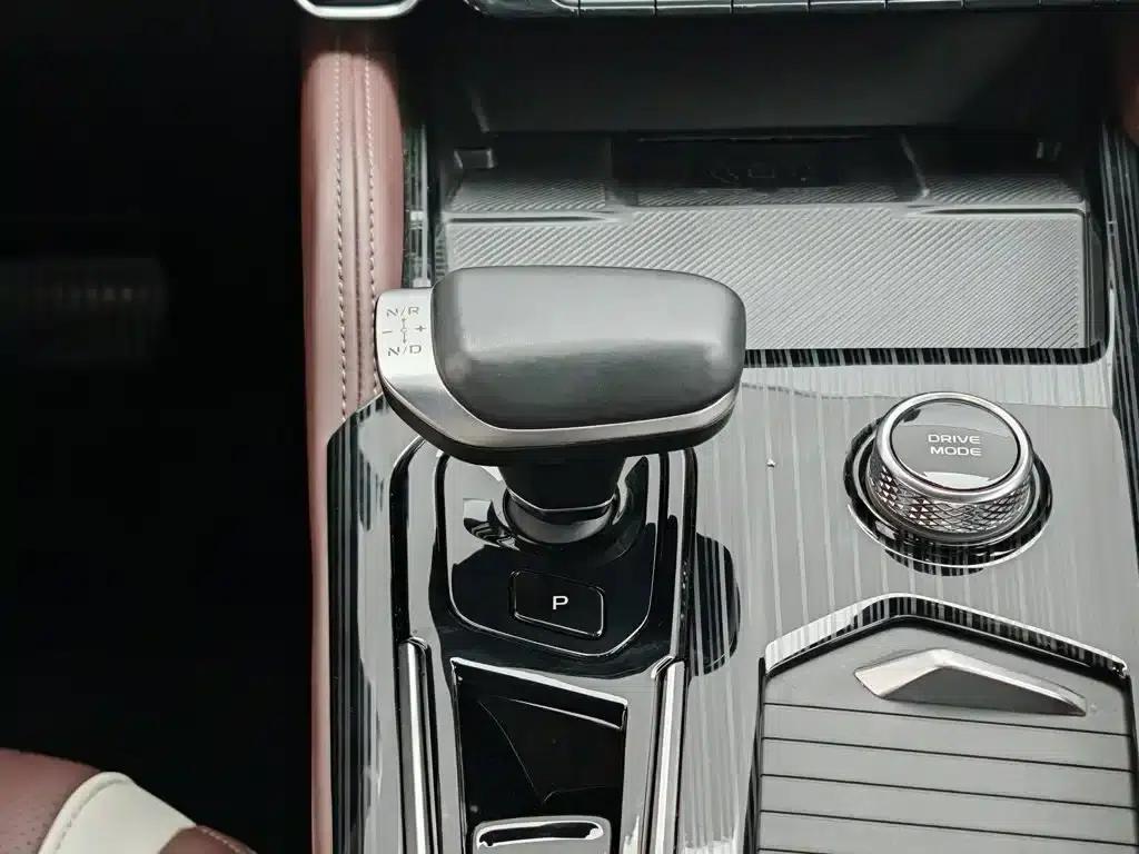 Geely Xingyue L 2024 2.0TD High-Power Automatic Two-Wheel Drive Cloud Edition — миниатюра 13