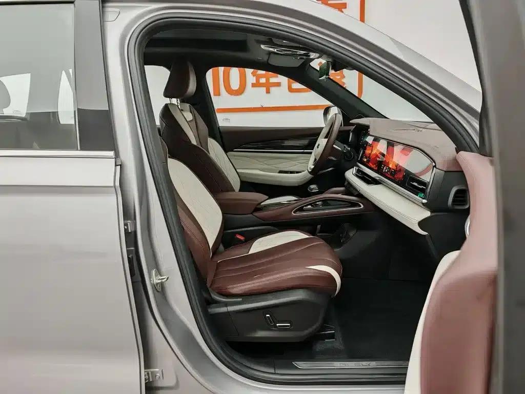 Geely Xingyue L 2024 2.0TD High-Power Automatic Two-Wheel Drive Cloud Edition — миниатюра 23