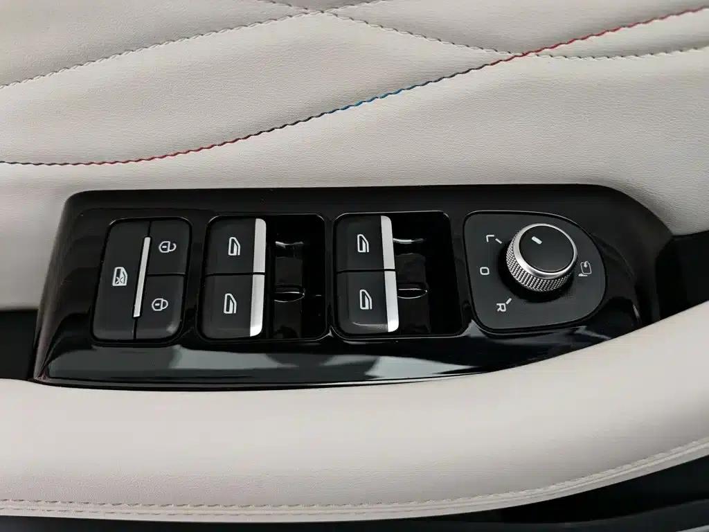 Geely Xingyue L 2024 2.0TD High-Power Automatic Two-Wheel Drive Cloud Edition — миниатюра 9