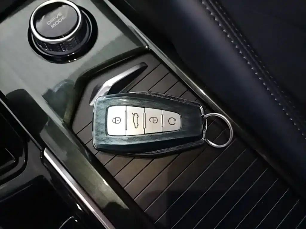 Geely Xingyue L 2023 2.0TD High-Power Automatic Two-Wheel Drive Flagship Edition — миниатюра 9