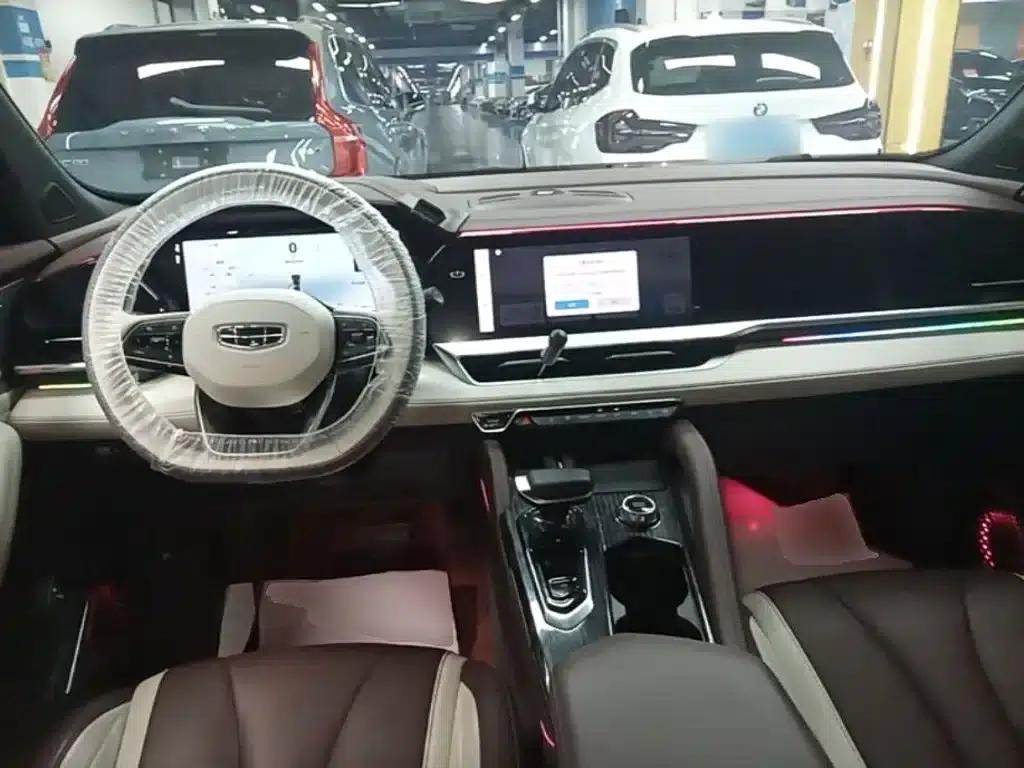 Geely Xingyue L 2024 2.0TD High-Power Automatic Two-Wheel Drive Cloud Edition — миниатюра 10