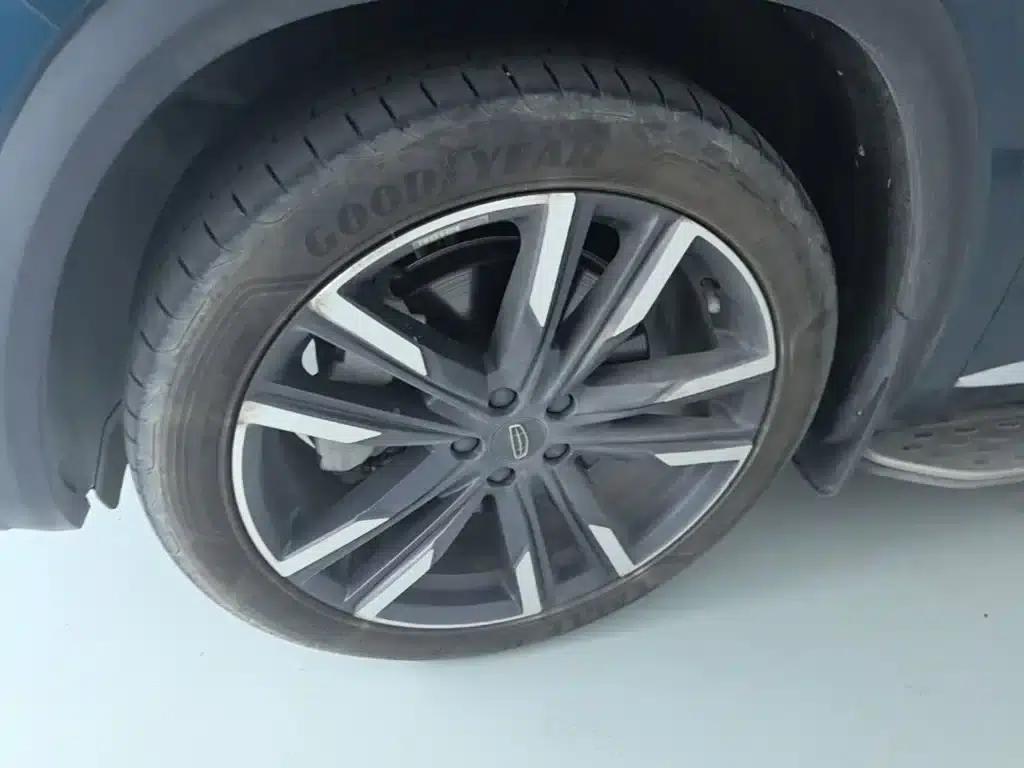 Geely Xingyue L 2021 2.0TD High-Power Automatic Four-Wheel Drive Premium Edition — миниатюра 23