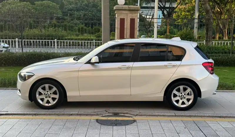 BMW 1 Series (Imported) 2013 Facelift 116i Leading Edition — миниатюра 4