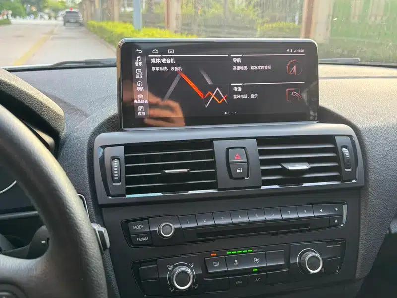 BMW 1 Series (Imported) 2013 Facelift 116i Leading Edition — миниатюра 9