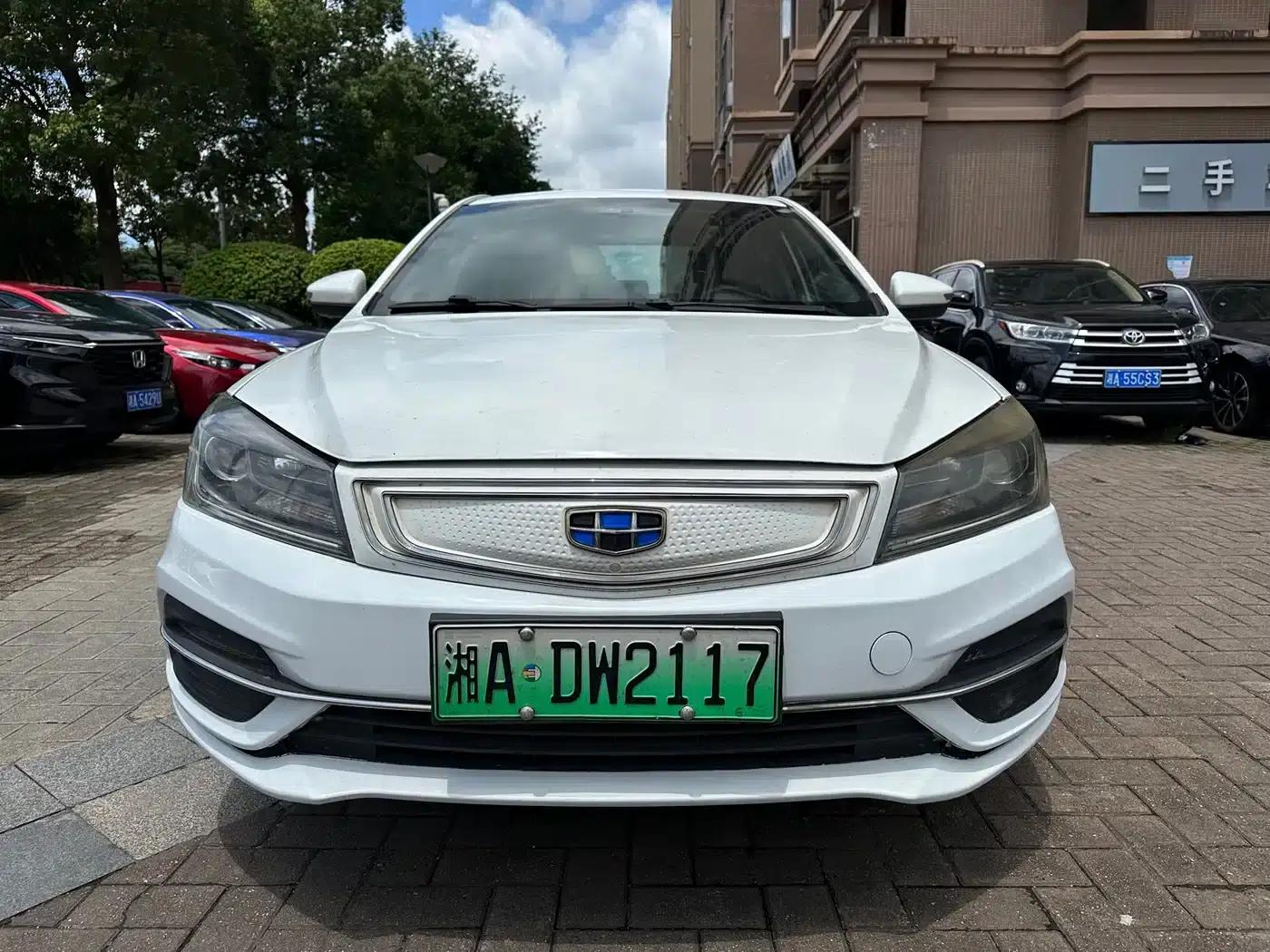 Geely Emgrand EV450 Progressive (2018 Model) — миниатюра 2