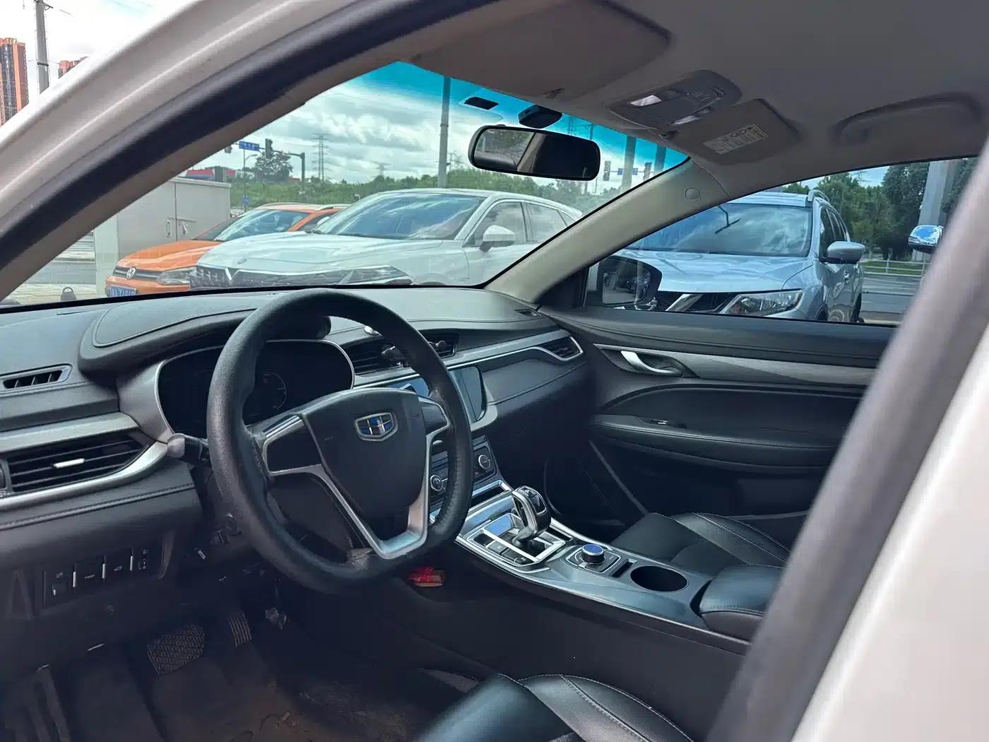 Geely Emgrand EV450 Progressive (2018 Model) — миниатюра 9
