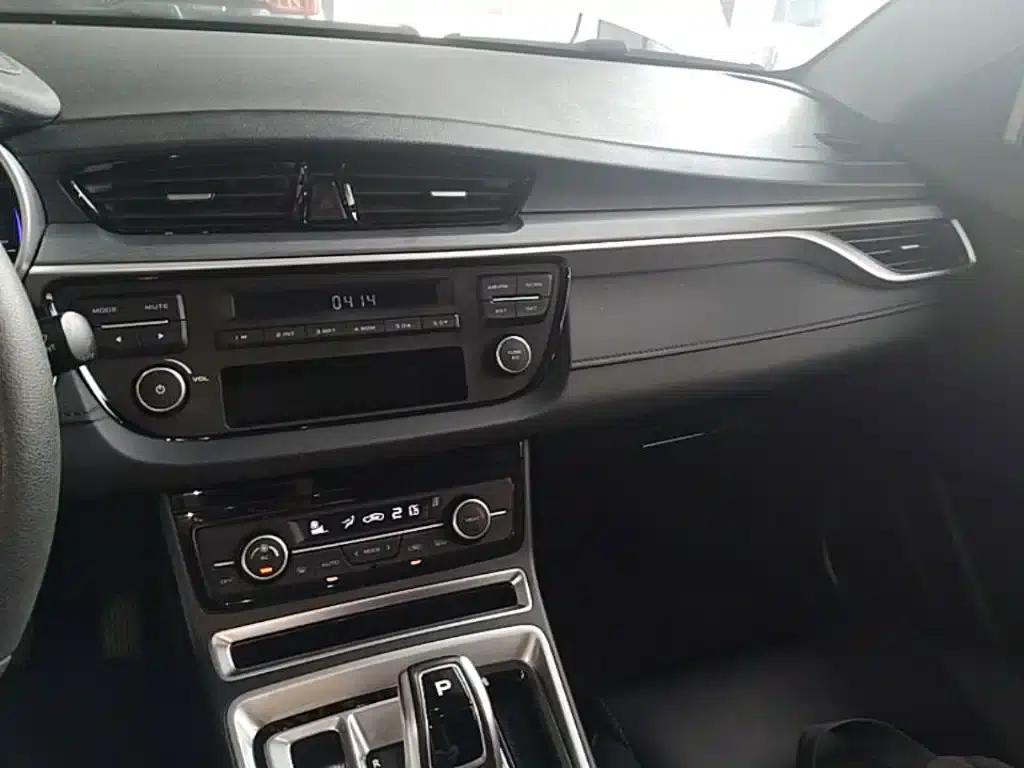 Geely Emgrand EV500 Progressive Standard Range 2019 — миниатюра 13
