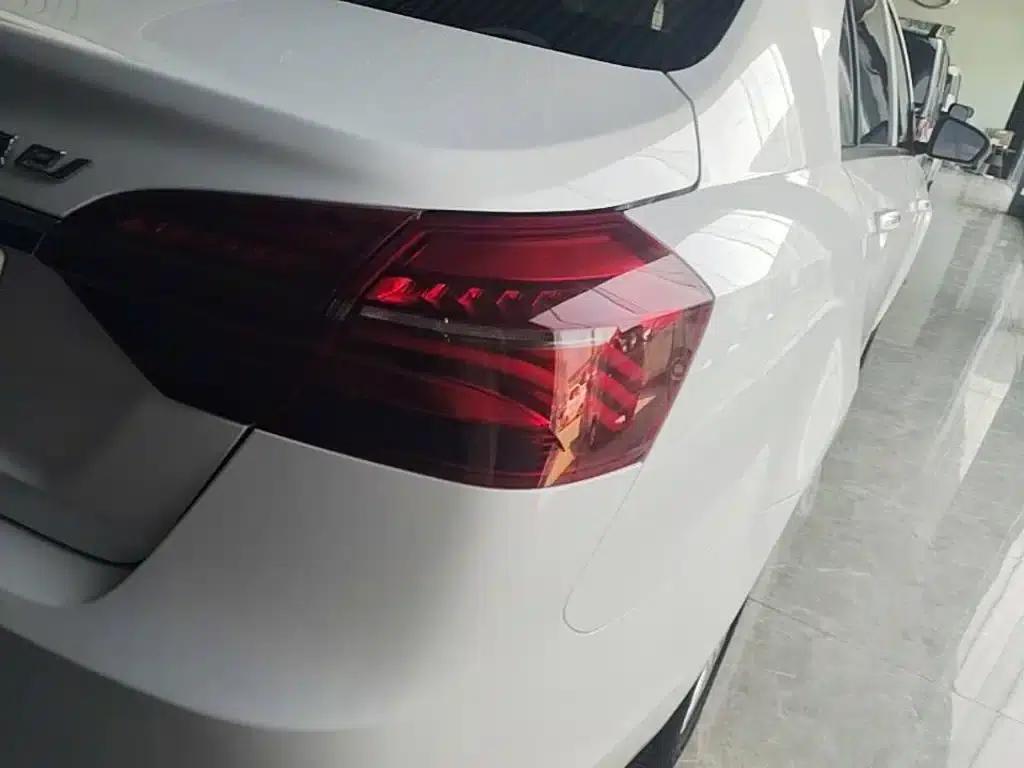 Geely Emgrand EV500 Progressive Standard Range 2019 — миниатюра 8