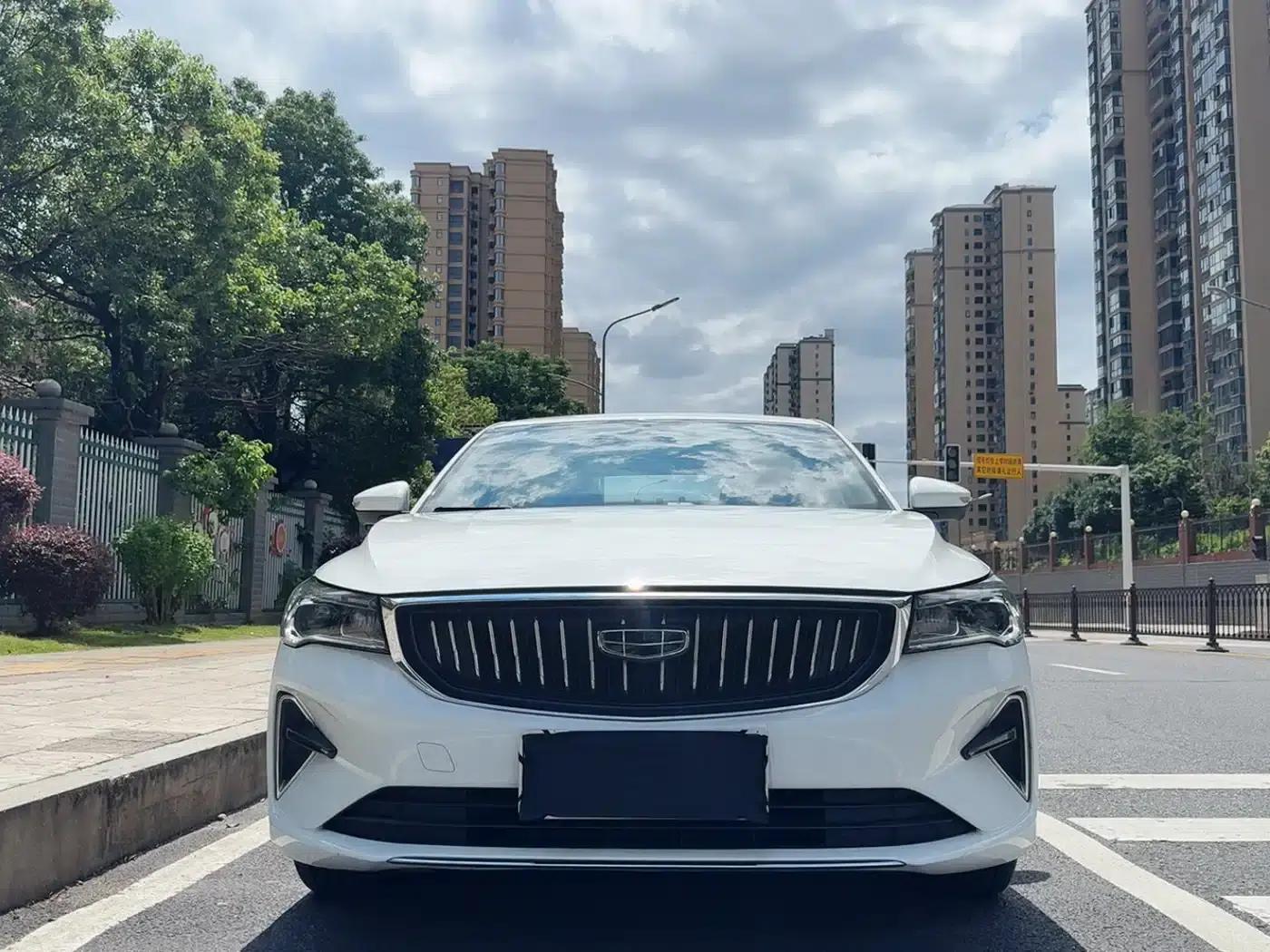 Geely Emgrand 2022 4th Generation 1.5L CVT Premium — миниатюра 1